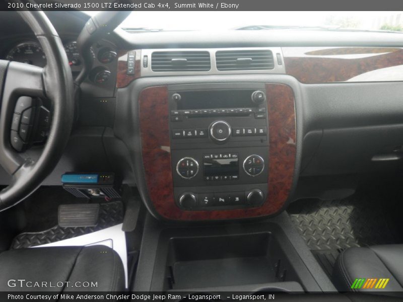 Summit White / Ebony 2010 Chevrolet Silverado 1500 LTZ Extended Cab 4x4
