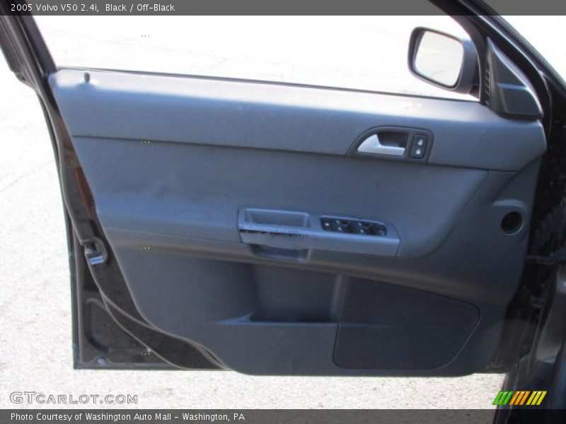 Black / Off-Black 2005 Volvo V50 2.4i