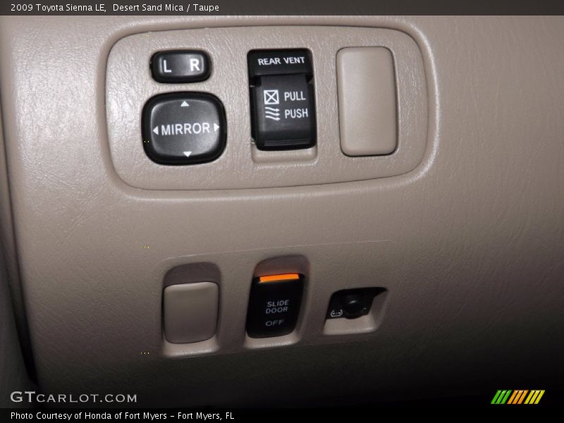 Desert Sand Mica / Taupe 2009 Toyota Sienna LE