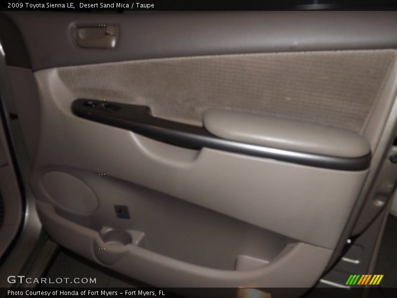Desert Sand Mica / Taupe 2009 Toyota Sienna LE