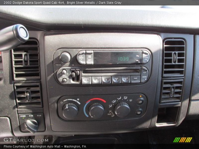 Bright Silver Metallic / Dark Slate Gray 2002 Dodge Dakota Sport Quad Cab 4x4