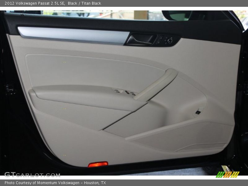 Black / Titan Black 2012 Volkswagen Passat 2.5L SE