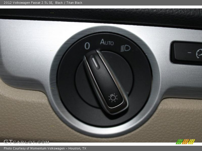 Black / Titan Black 2012 Volkswagen Passat 2.5L SE