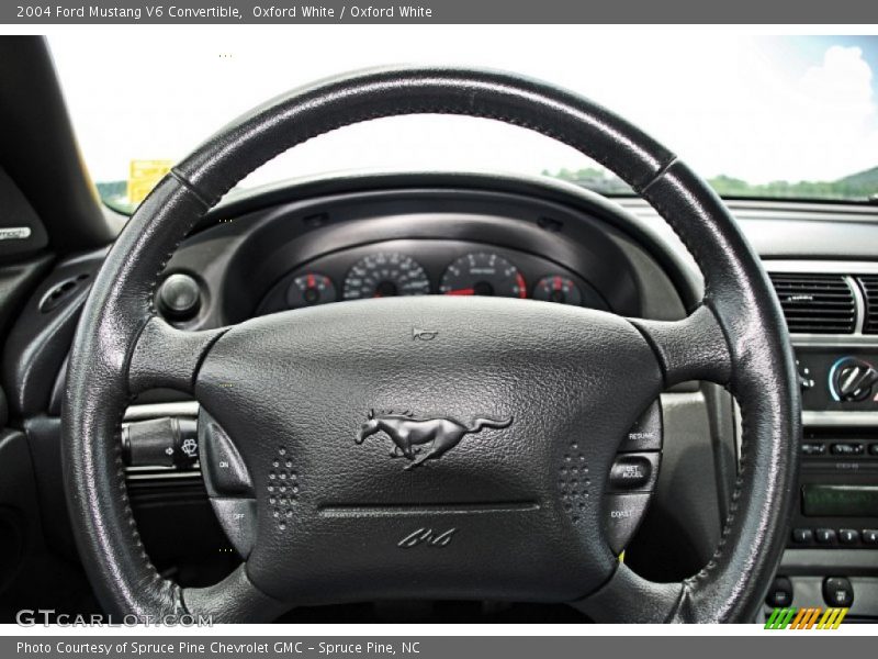 Oxford White / Oxford White 2004 Ford Mustang V6 Convertible