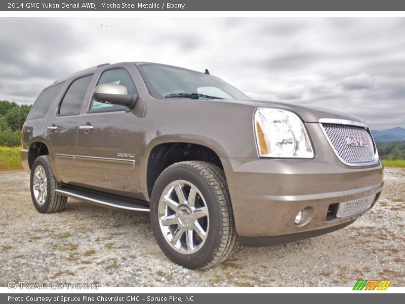 Front 3/4 View of 2014 Yukon Denali AWD