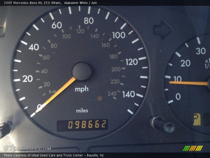 Alabaster White / Ash 2005 Mercedes-Benz ML 350 4Matic
