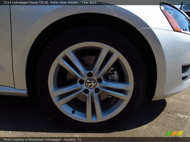 Reflex Silver Metallic / Titan Black 2014 Volkswagen Passat TDI SE