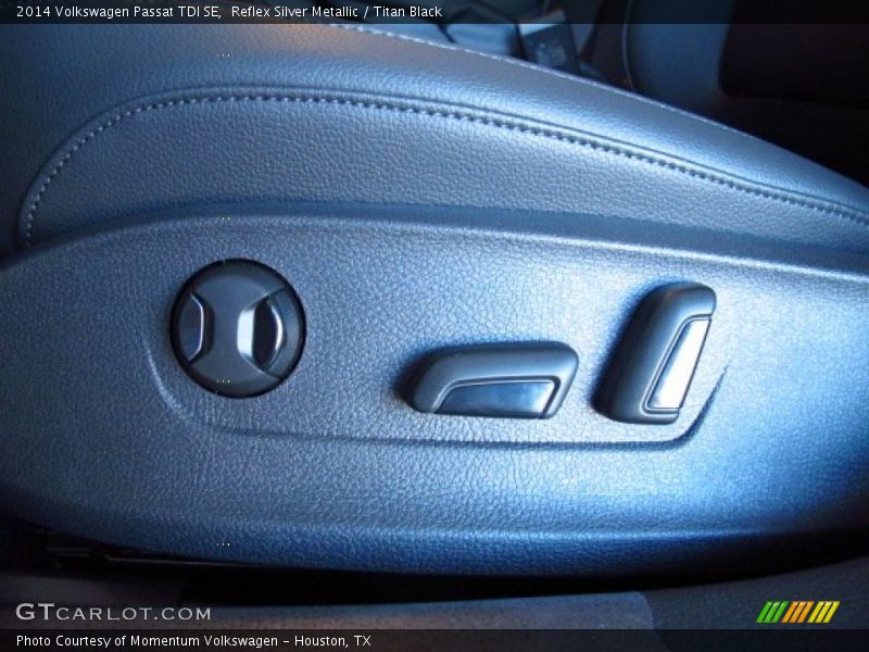 Reflex Silver Metallic / Titan Black 2014 Volkswagen Passat TDI SE