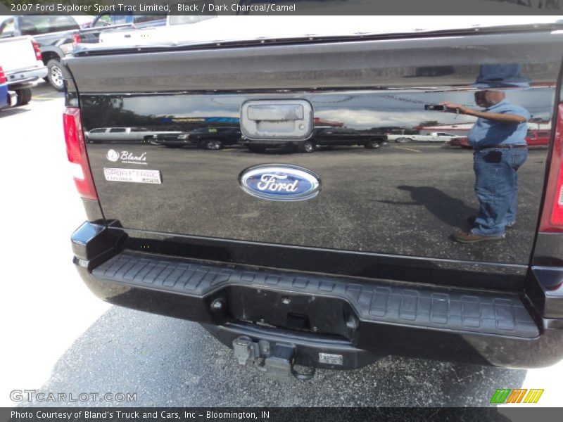 Black / Dark Charcoal/Camel 2007 Ford Explorer Sport Trac Limited