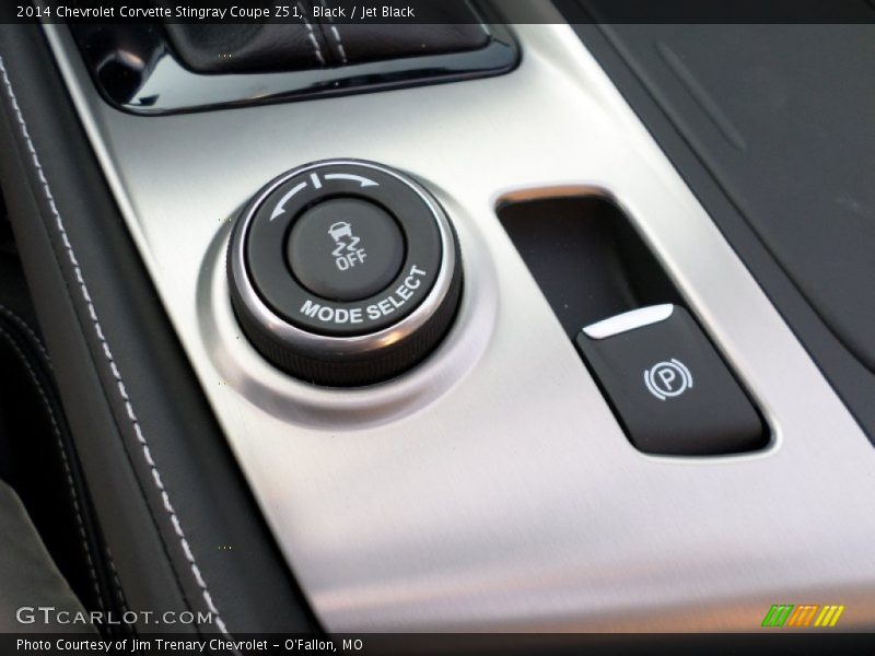 Controls of 2014 Corvette Stingray Coupe Z51