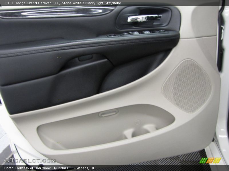 Stone White / Black/Light Graystone 2013 Dodge Grand Caravan SXT