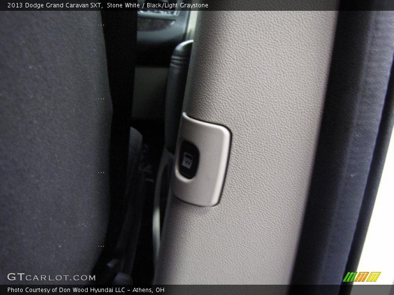 Stone White / Black/Light Graystone 2013 Dodge Grand Caravan SXT
