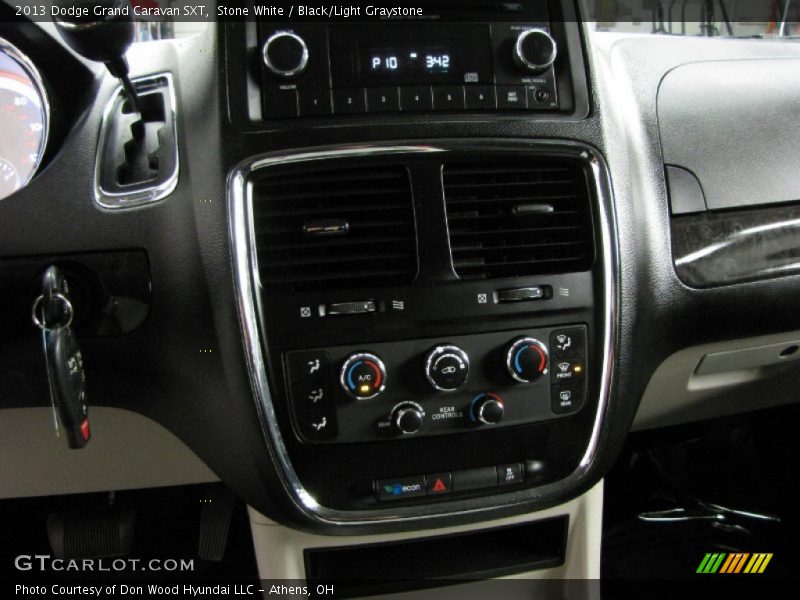 Stone White / Black/Light Graystone 2013 Dodge Grand Caravan SXT