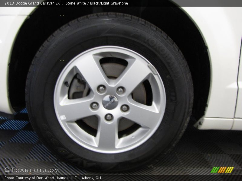 Stone White / Black/Light Graystone 2013 Dodge Grand Caravan SXT