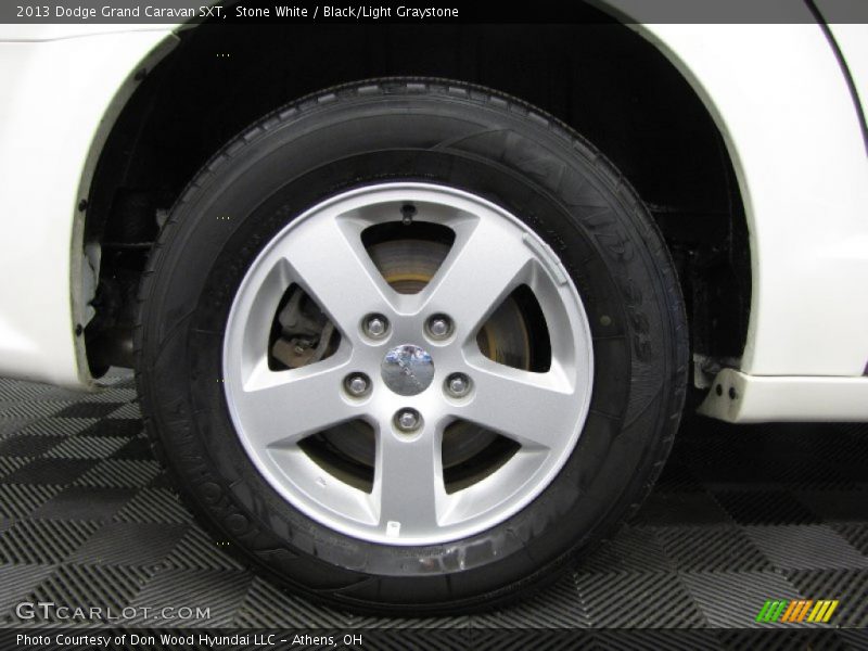 Stone White / Black/Light Graystone 2013 Dodge Grand Caravan SXT