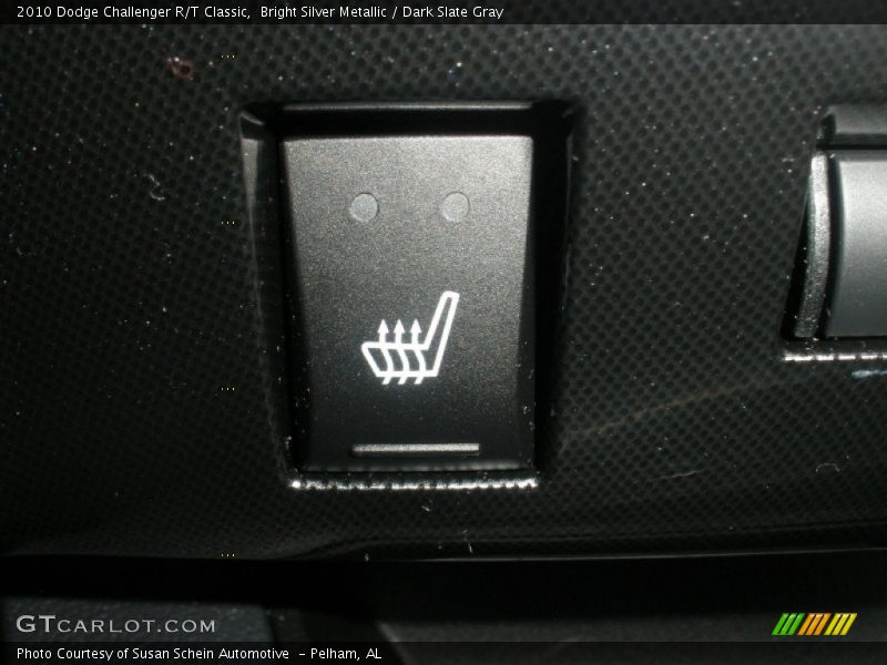 Bright Silver Metallic / Dark Slate Gray 2010 Dodge Challenger R/T Classic