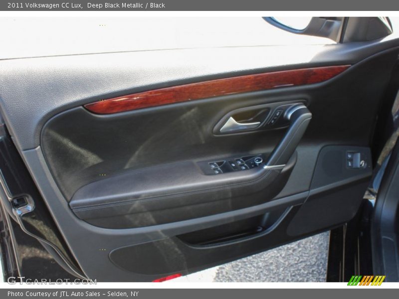 Deep Black Metallic / Black 2011 Volkswagen CC Lux