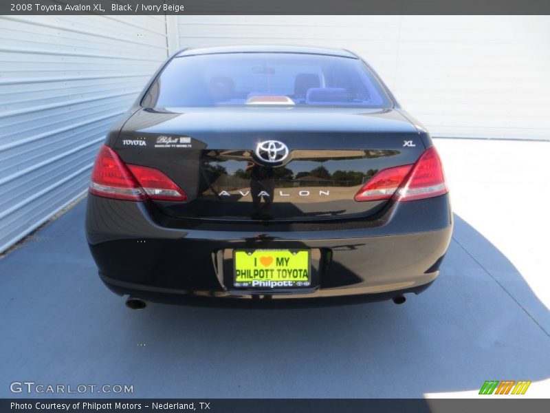 Black / Ivory Beige 2008 Toyota Avalon XL