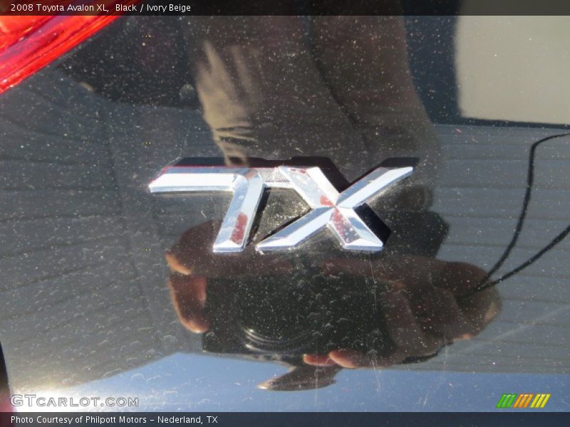 Black / Ivory Beige 2008 Toyota Avalon XL