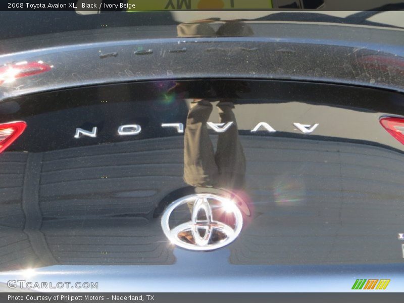 Black / Ivory Beige 2008 Toyota Avalon XL