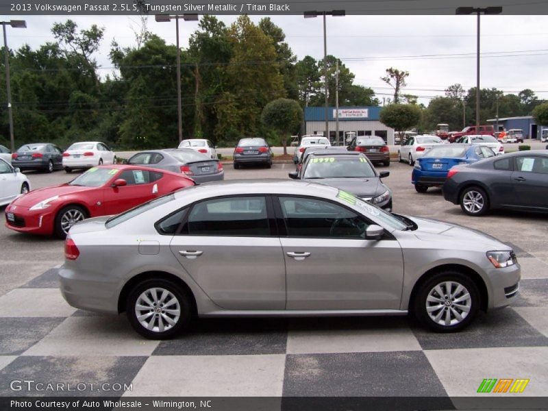 Tungsten Silver Metallic / Titan Black 2013 Volkswagen Passat 2.5L S