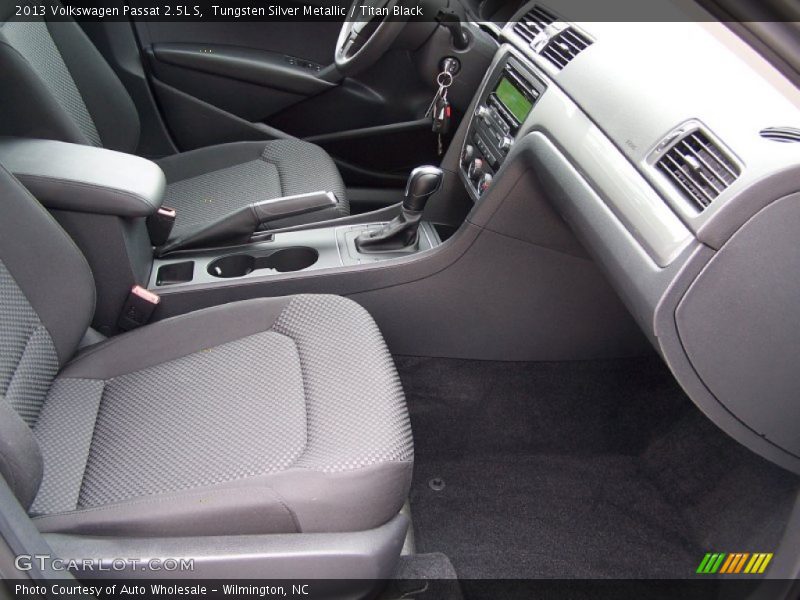 Tungsten Silver Metallic / Titan Black 2013 Volkswagen Passat 2.5L S