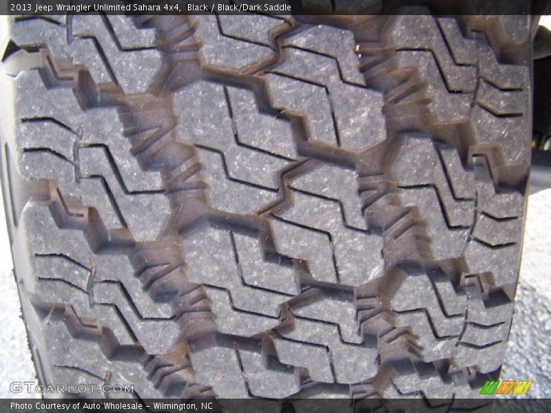 Black / Black/Dark Saddle 2013 Jeep Wrangler Unlimited Sahara 4x4