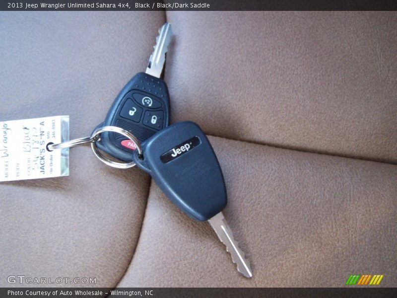Black / Black/Dark Saddle 2013 Jeep Wrangler Unlimited Sahara 4x4
