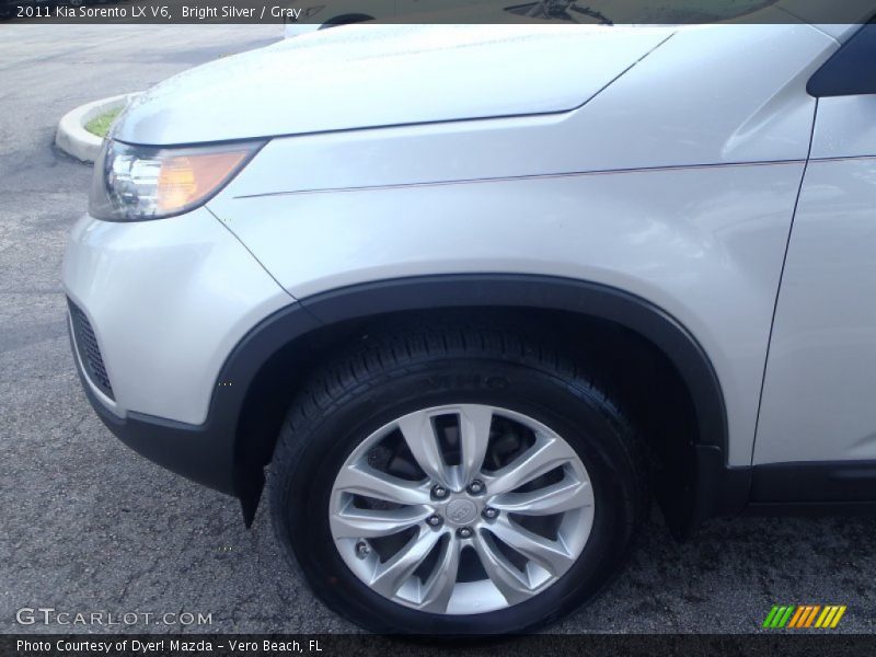 Bright Silver / Gray 2011 Kia Sorento LX V6