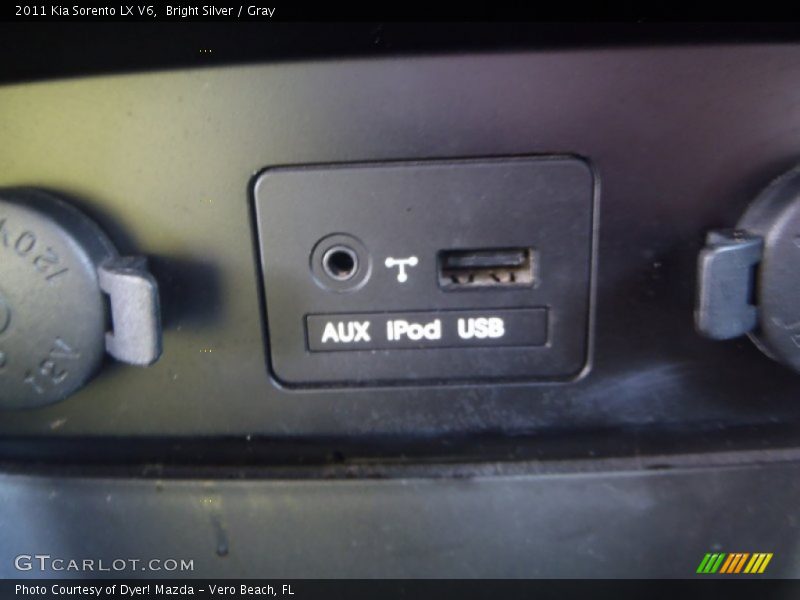 Bright Silver / Gray 2011 Kia Sorento LX V6