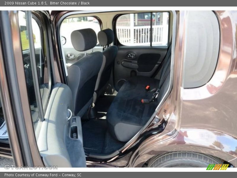 Rear Seat of 2009 Cube 1.8 S