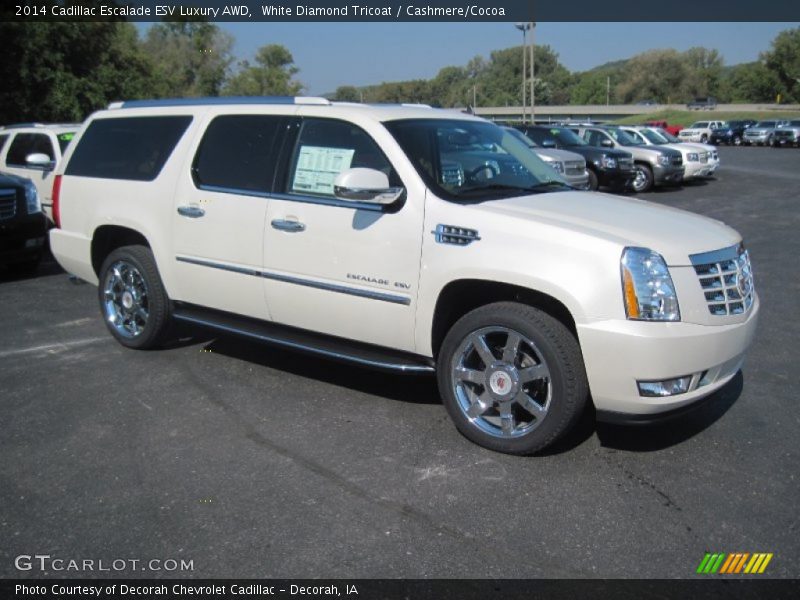 Front 3/4 View of 2014 Escalade ESV Luxury AWD