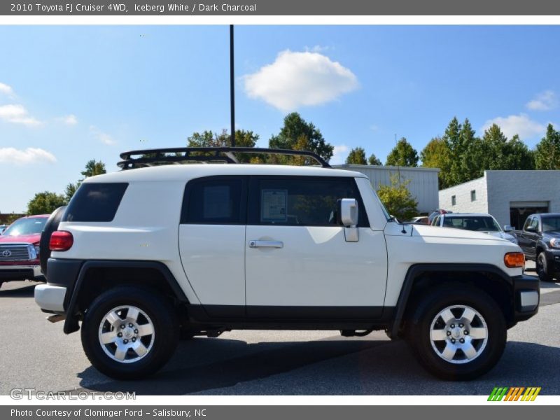 Iceberg White / Dark Charcoal 2010 Toyota FJ Cruiser 4WD