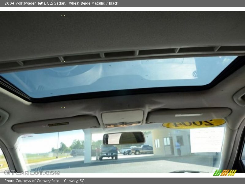 Wheat Beige Metallic / Black 2004 Volkswagen Jetta GLS Sedan