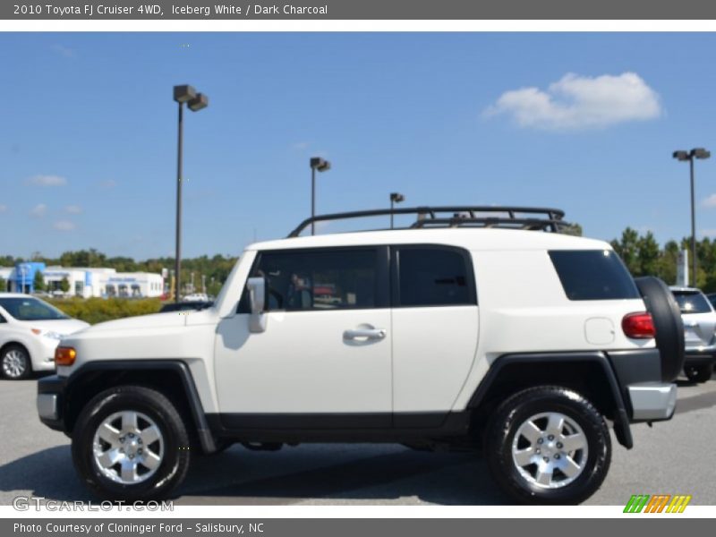 Iceberg White / Dark Charcoal 2010 Toyota FJ Cruiser 4WD