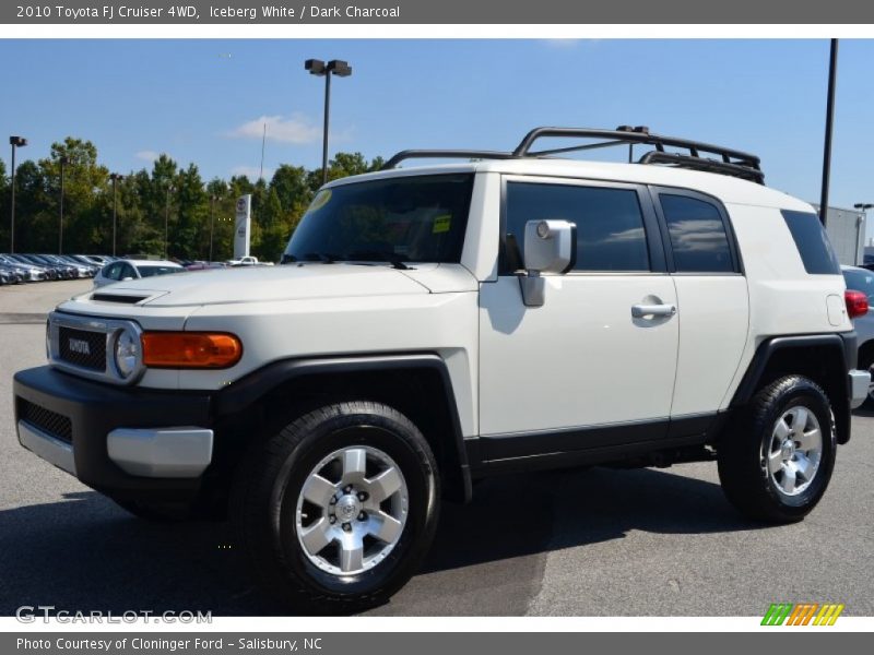 Iceberg White / Dark Charcoal 2010 Toyota FJ Cruiser 4WD