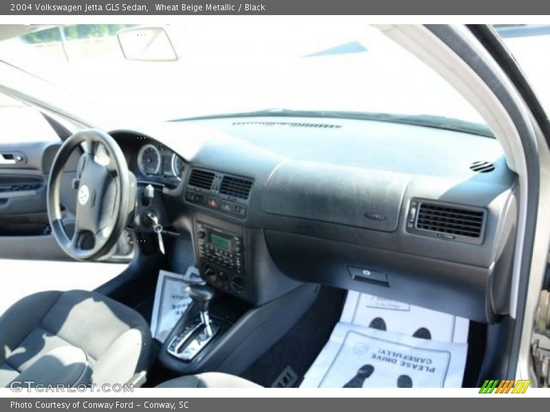 Wheat Beige Metallic / Black 2004 Volkswagen Jetta GLS Sedan