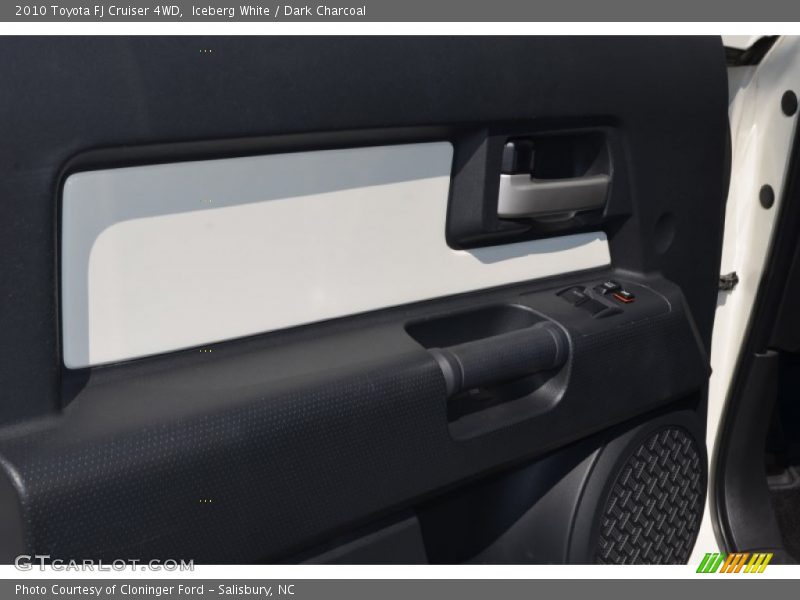 Iceberg White / Dark Charcoal 2010 Toyota FJ Cruiser 4WD
