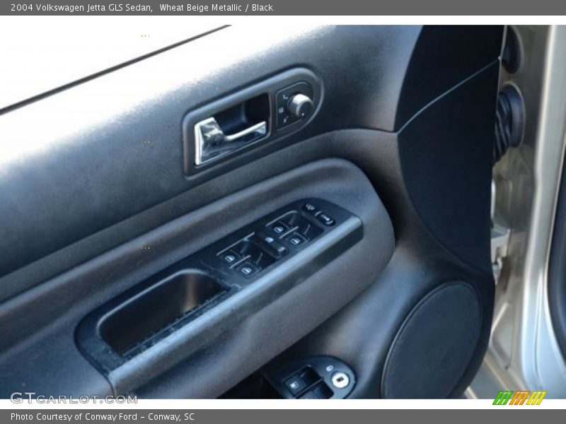 Wheat Beige Metallic / Black 2004 Volkswagen Jetta GLS Sedan