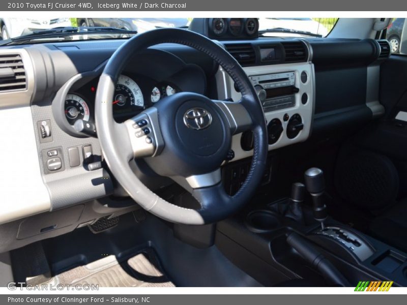 Iceberg White / Dark Charcoal 2010 Toyota FJ Cruiser 4WD