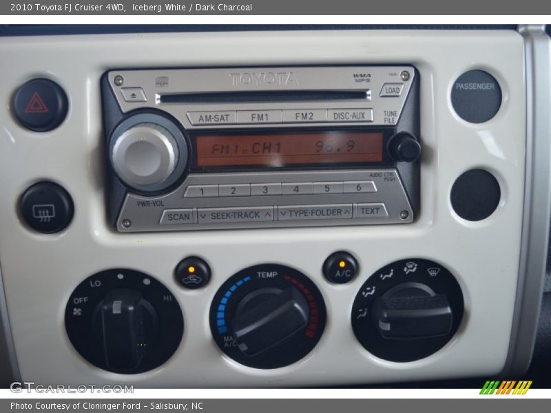 Iceberg White / Dark Charcoal 2010 Toyota FJ Cruiser 4WD