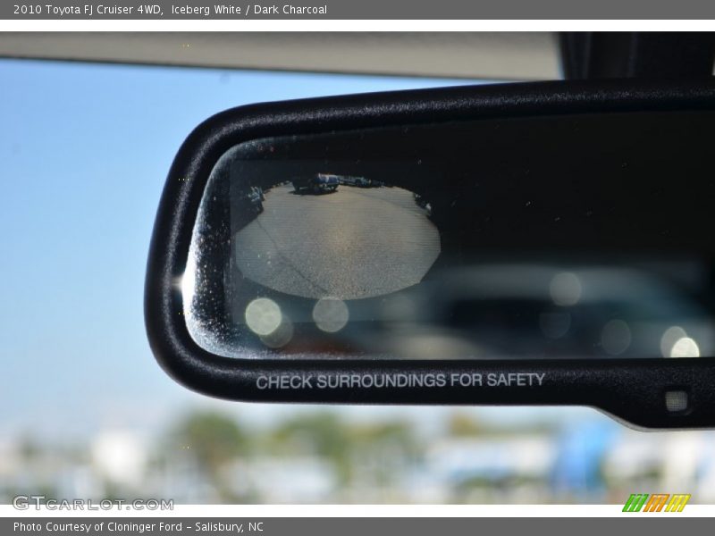 Iceberg White / Dark Charcoal 2010 Toyota FJ Cruiser 4WD