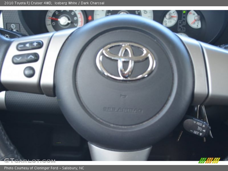 Iceberg White / Dark Charcoal 2010 Toyota FJ Cruiser 4WD
