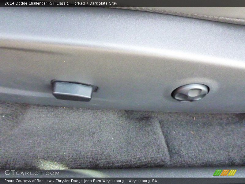 TorRed / Dark Slate Gray 2014 Dodge Challenger R/T Classic