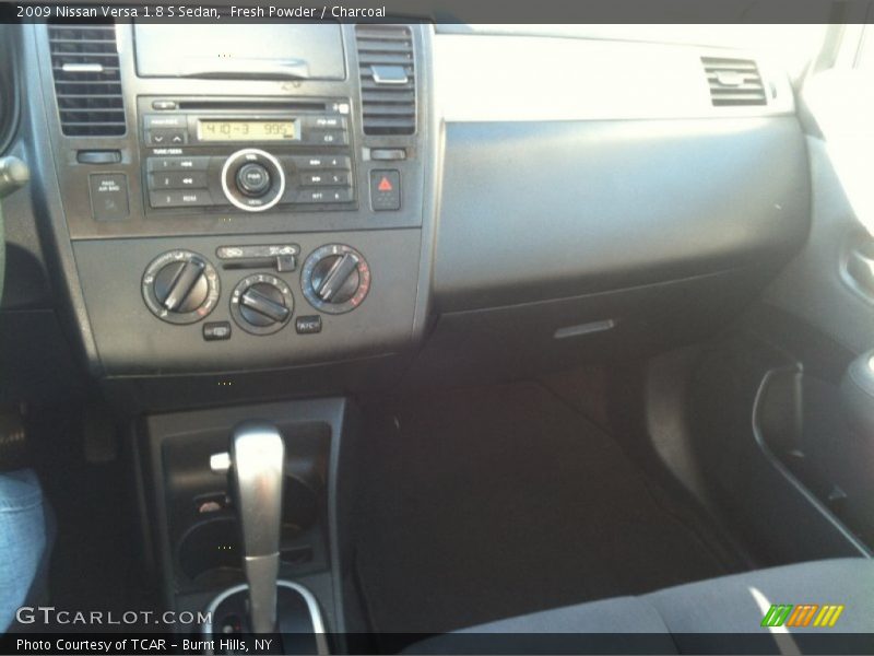 Fresh Powder / Charcoal 2009 Nissan Versa 1.8 S Sedan