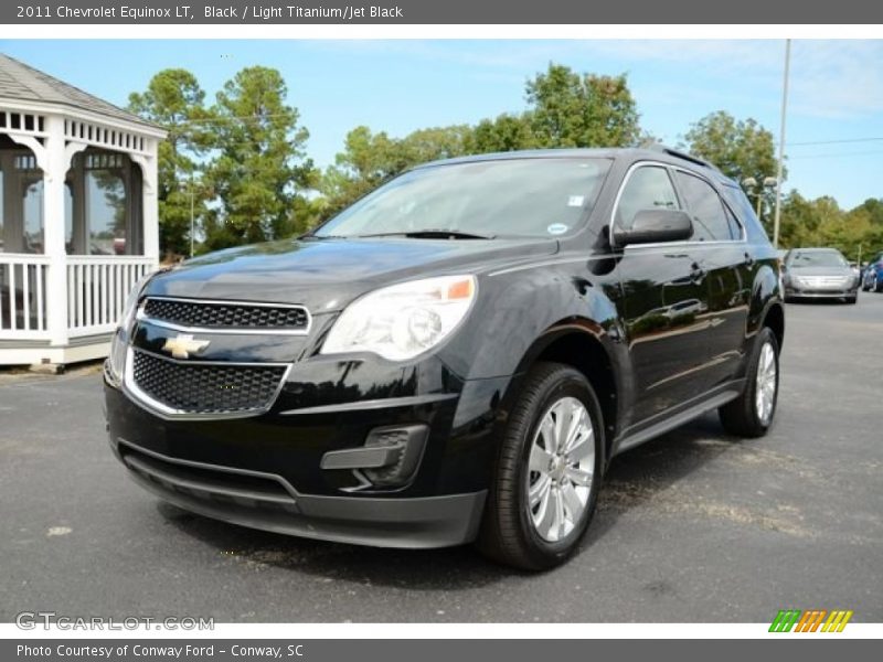 Front 3/4 View of 2011 Equinox LT