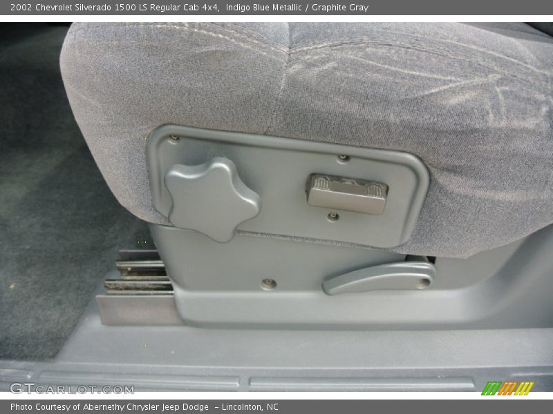 Indigo Blue Metallic / Graphite Gray 2002 Chevrolet Silverado 1500 LS Regular Cab 4x4