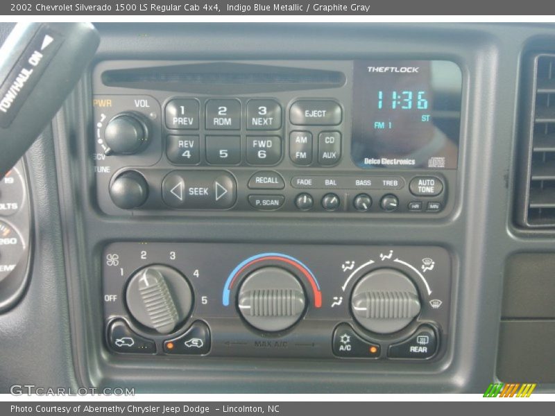 Indigo Blue Metallic / Graphite Gray 2002 Chevrolet Silverado 1500 LS Regular Cab 4x4