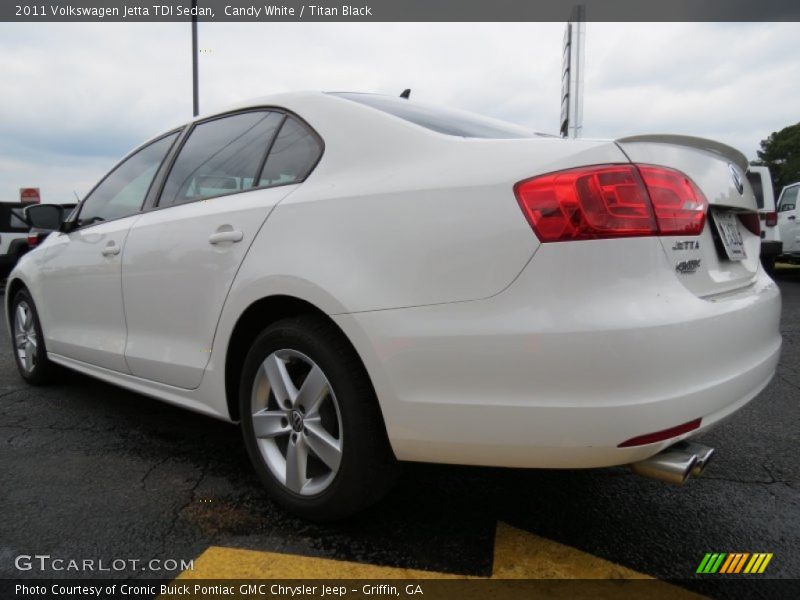 Candy White / Titan Black 2011 Volkswagen Jetta TDI Sedan