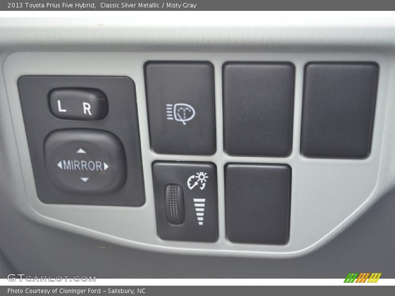 Classic Silver Metallic / Misty Gray 2013 Toyota Prius Five Hybrid